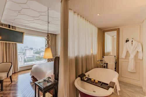 Hotel Des Arts @ Grand Deluxe Room